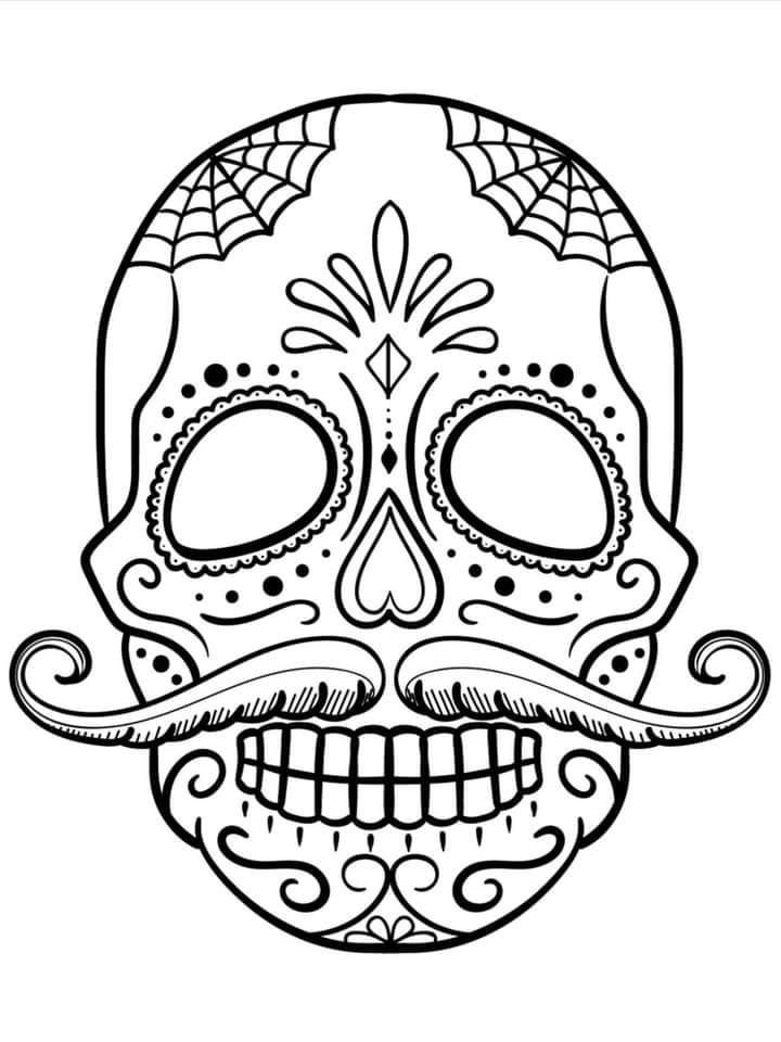 Calavera mexicana decorada con bigote y telarañas.