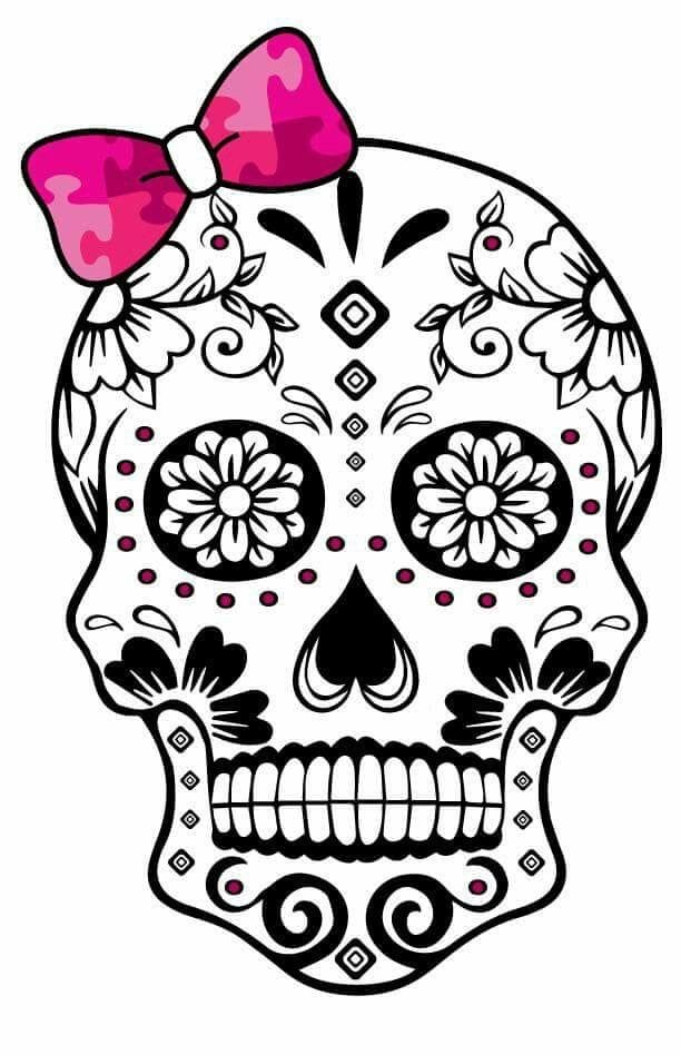 Calavera decorada con lazo rosa y flores.